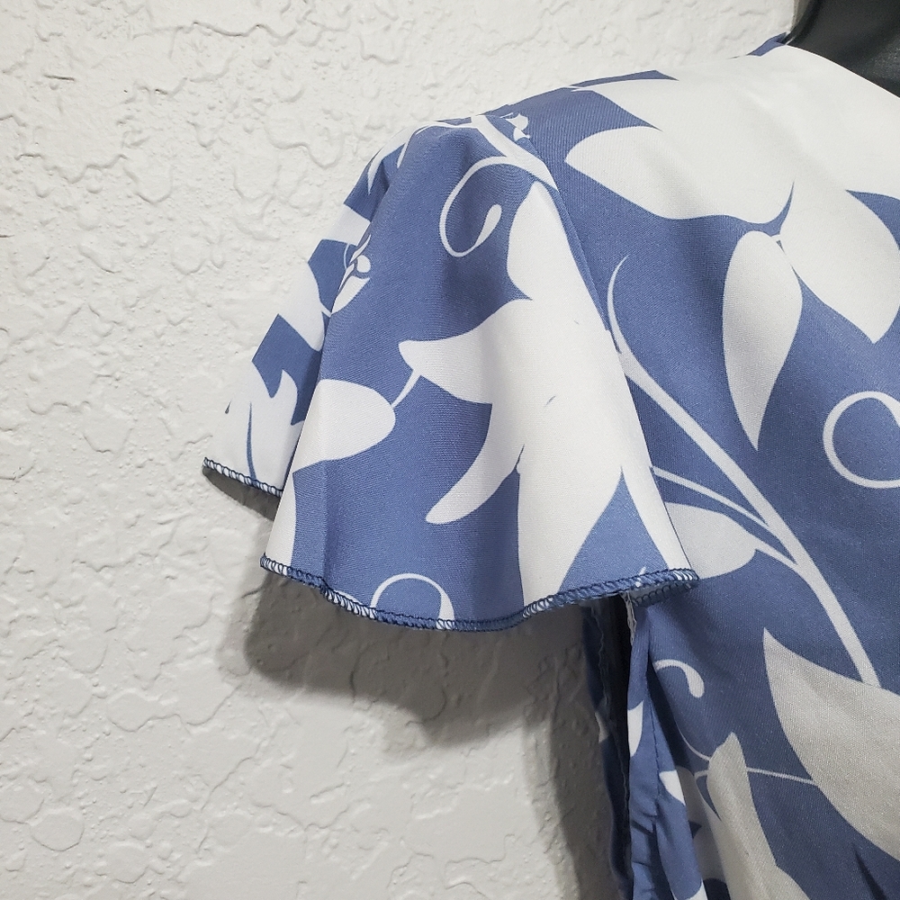2/$30 Estee BrownWomen’s Blue Floral Belted Front Wrap Maxi Dress Small/Medium - Picture 6 of 13